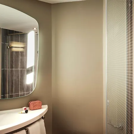 Ibis Saint Quentin En Yvelines - Velodrome Hotel 3*