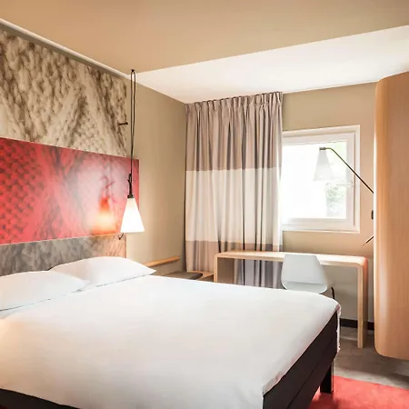 Ibis Saint Quentin En Yvelines - Velodrome 3* Montigny-le-Bretonneux