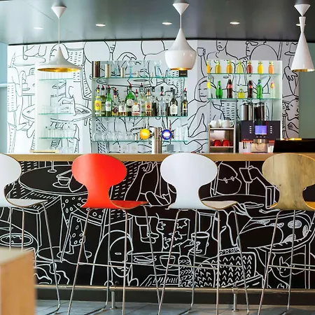 Ibis Saint Quentin En Yvelines - Velodrome Hotel 3*