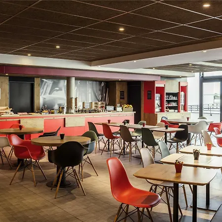 Ibis Saint Quentin En Yvelines - Vélodrome Hotel