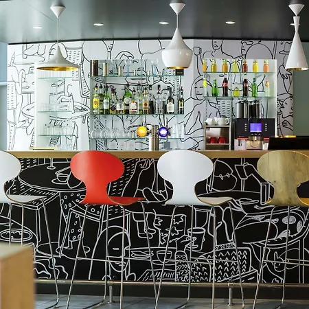Ibis Saint Quentin En Yvelines - Velodrome Montigny-le-Bretonneux