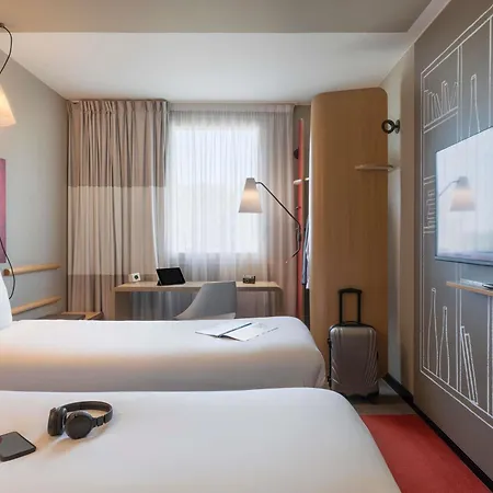 Ibis Saint Quentin En Yvelines - Velodrome