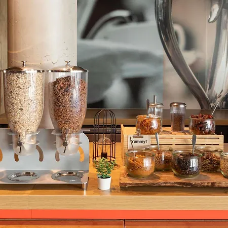 Hotel Ibis Saint Quentin En Yvelines - Vélodrome Montigny-le-Bretonneux