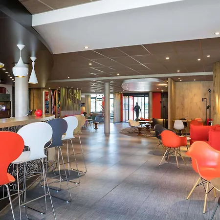 Ibis Saint Quentin En Yvelines - Velodrome Montigny-le-Bretonneux