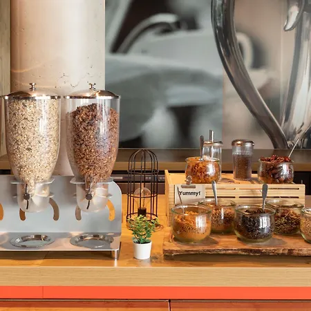 Hotel Ibis Saint Quentin En Yvelines - Velodrome Montigny-le-Bretonneux