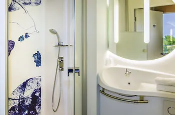 Ibis Saint Quentin En Yvelines - Velodrome Montigny-le-Bretonneux