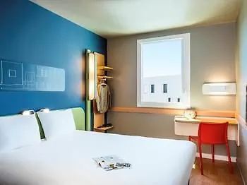 Hotel Ibis Saint Quentin En Yvelines - Velodrome