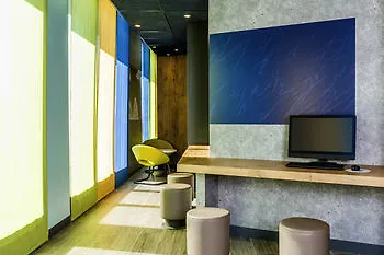 Ibis Saint Quentin En Yvelines - Vélodrome Hotel