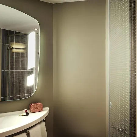 Ibis Saint Quentin En Yvelines - Velodrome Hotel Montigny-le-Bretonneux