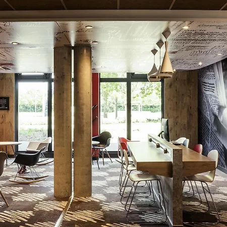Ibis Saint Quentin En Yvelines - Velodrome 3* Montigny-le-Bretonneux